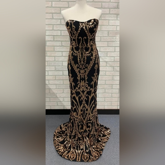 Miss Ord Embellished Black and Gold Strapless Gown - Picture 9 of 16